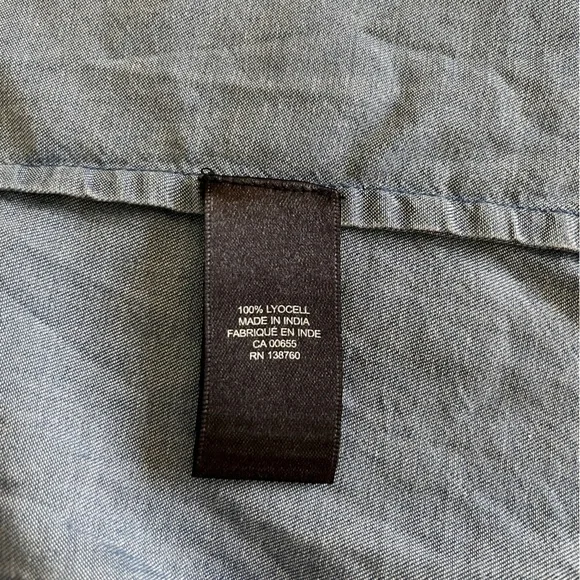 RW & Co Jean top with ruffled front sz medium - Picture 3 of 6